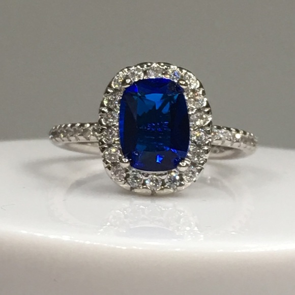 14k white gold sapphire halo engagement ring - Picture 4 of 8